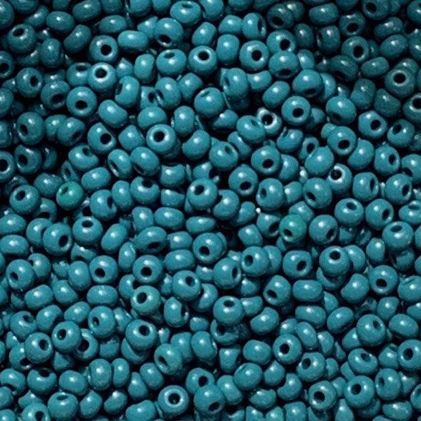 RC686 Chalk Forest Green Size 10 Seed Beads