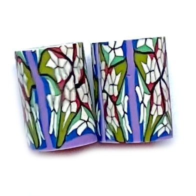 CE315 Lilac and Green Tube Bead