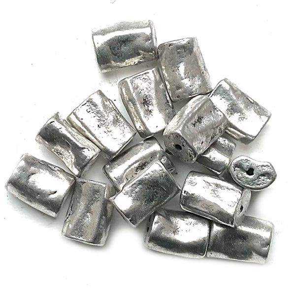 Dip724 Pack of 14 Tube Beads