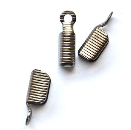 FNx151 Pair of Medium Black Box Lace Ends