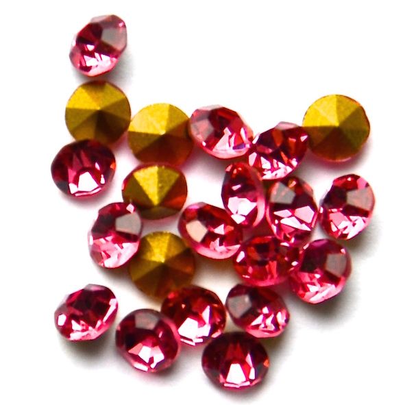 FS016 4mm Fuchsia Pink Chaton