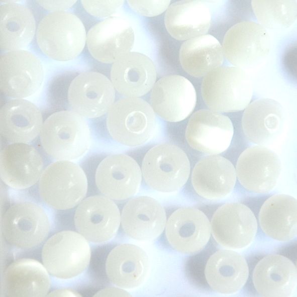 GL5672 White Cats Eye Rounds