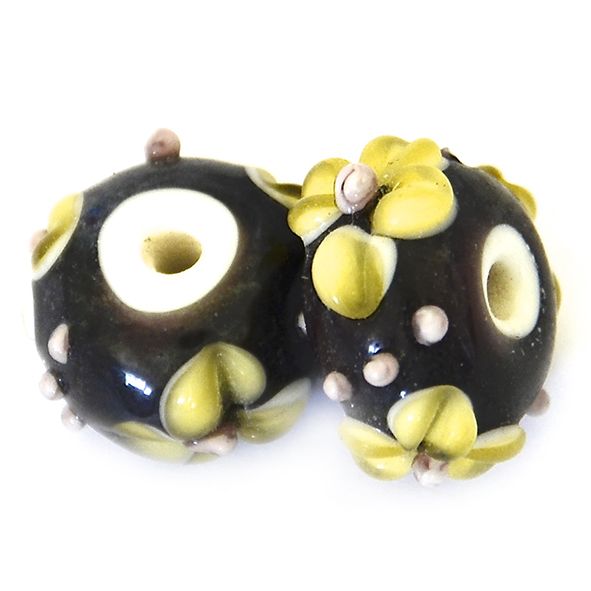 GL6633 Yellow Flower on Black Bead