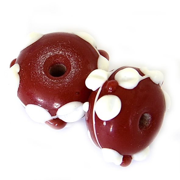 GL6668 White Flower on Red Bead