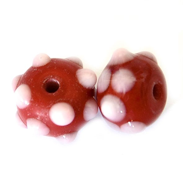 GL6670 Pinky Lilac Dots on Red Bead