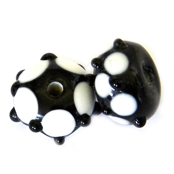 GL6683 Black and White Bead