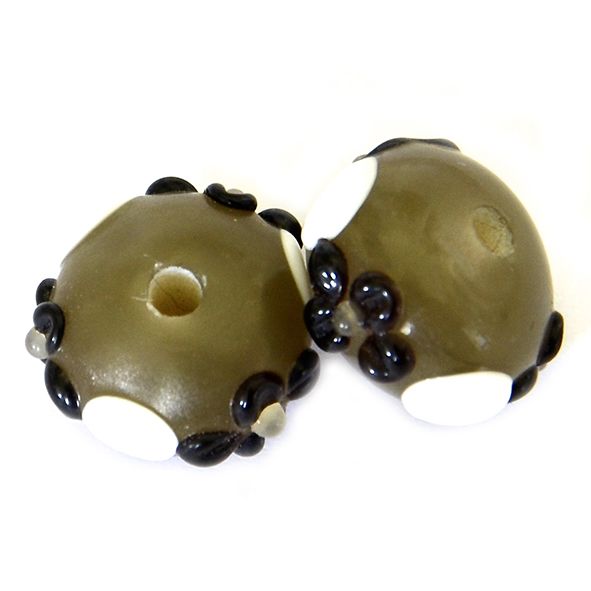 GL6684 Grey, Black and White Bead