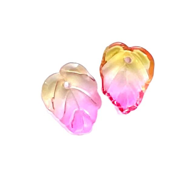 GL6872 15mm Two Tone Sunrise Leaf Bead