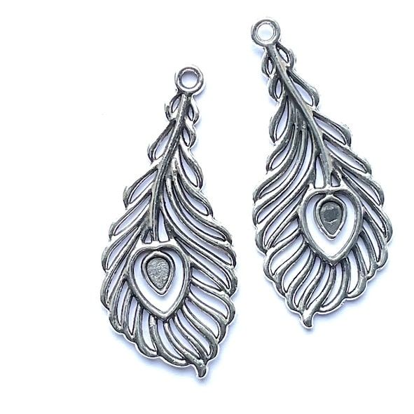 MB711 Peacock Feather Charm