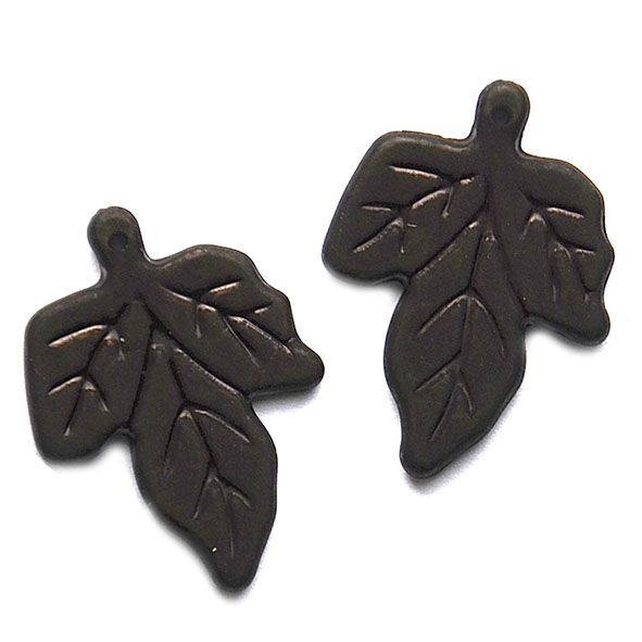 PB135 Black Ivy Leaf