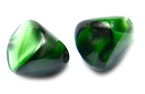 GL1242 10mm Green Marl Triangle