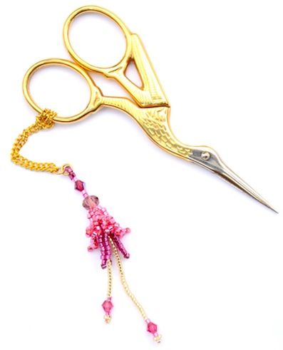 BP370 Fuchsia Scissor Tassel Bead Pack