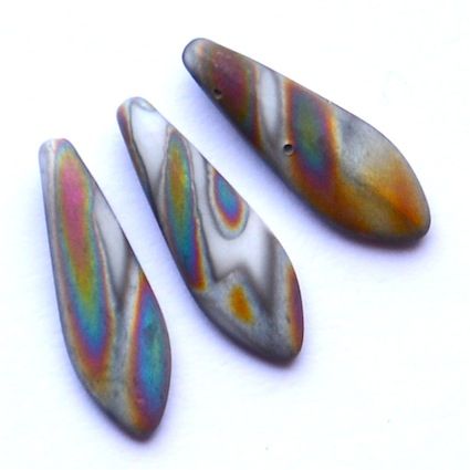 GL4011 15x5mm Multi Coloured Grey Marbled Dagger Bead