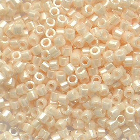 DB1530 Opaque Bisque White Ceylon Delica