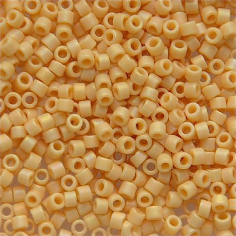 DB1591 Matte Op Pear AB Delica