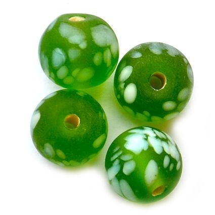 GL5177 10mm Green Dotty Matt Round