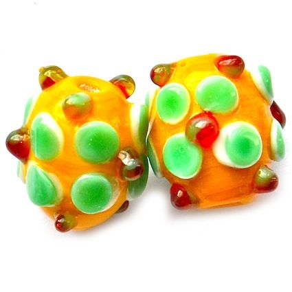 GL5204 18x14mm Green Flower Decorated Ochre Oval