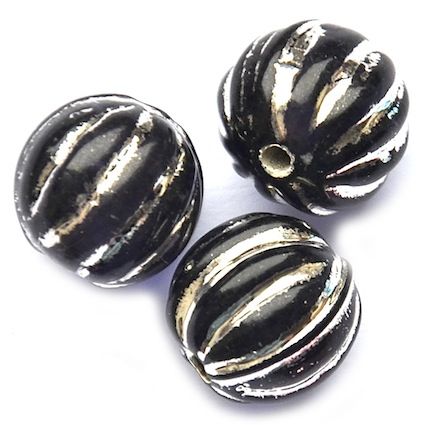 GL5254 12mm Silver Ribbed Black Round