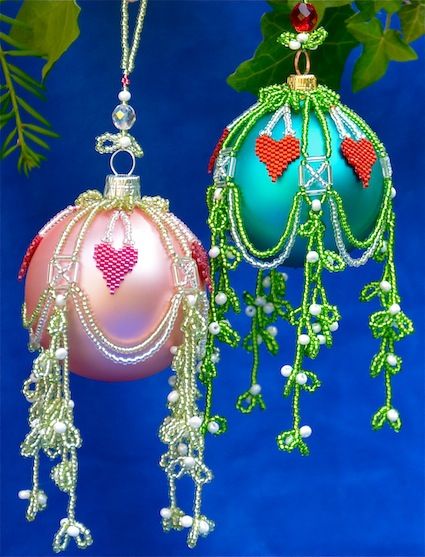 Mistletoe Kisses Bauble Kit