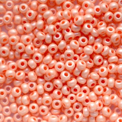 RC114 Mango Pearl Size 8 Seed Beads
