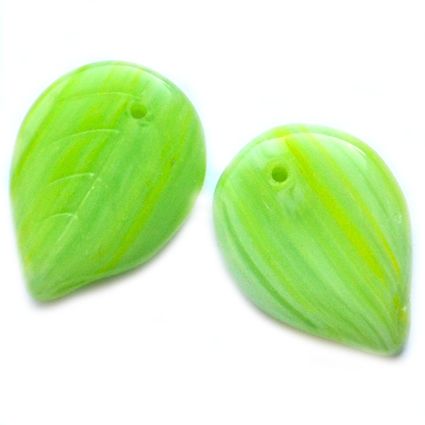 GL5541 18x12mm Flat TO Spring Green Marl Leaf