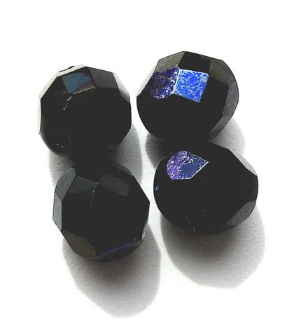 FG838 8mm Purple Helio on Black Facet