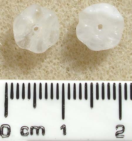 GL0788 9x4mm White Flower