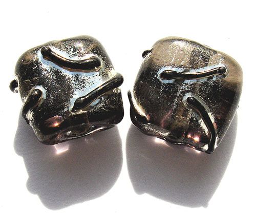 GL0917 Grey Cushioned Flat Square Bead