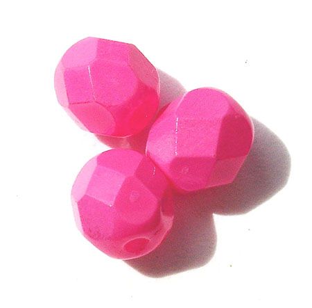 FG696 6mm Bright Pink Facet