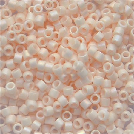 DB1520 Mat Op Bisque White AB Delica