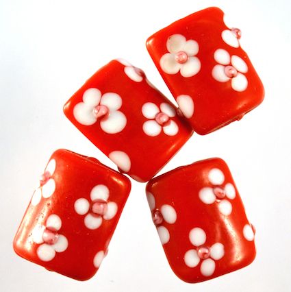 GL2872 Red/White Cushioned Rectangles