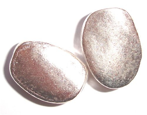 MB041 16x12mm white metal flat oval