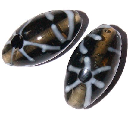GL0704 Smoke Grey Oval Patterned Bead