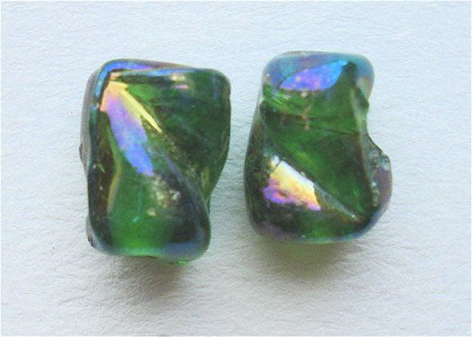 GLx0952 8x6mm Emerald Twisted Tube