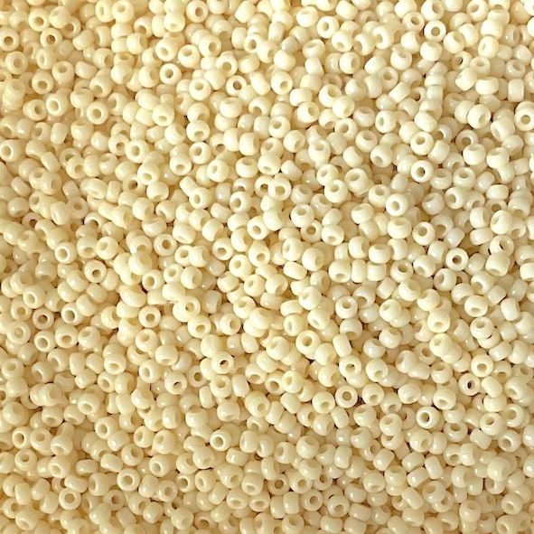 RC11-0492 Op Dark Cream Size 11 Seed Beads