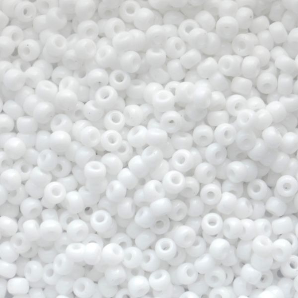 RC8-0402 Op White Size 8 Seed Beads
